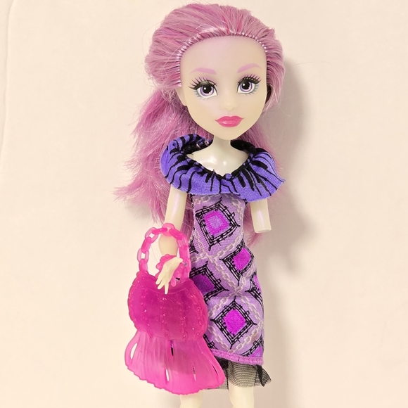 Monster High DPL86 2015 First Day of School Ari Huntington Doll & Accessories - Picture 6 of 9